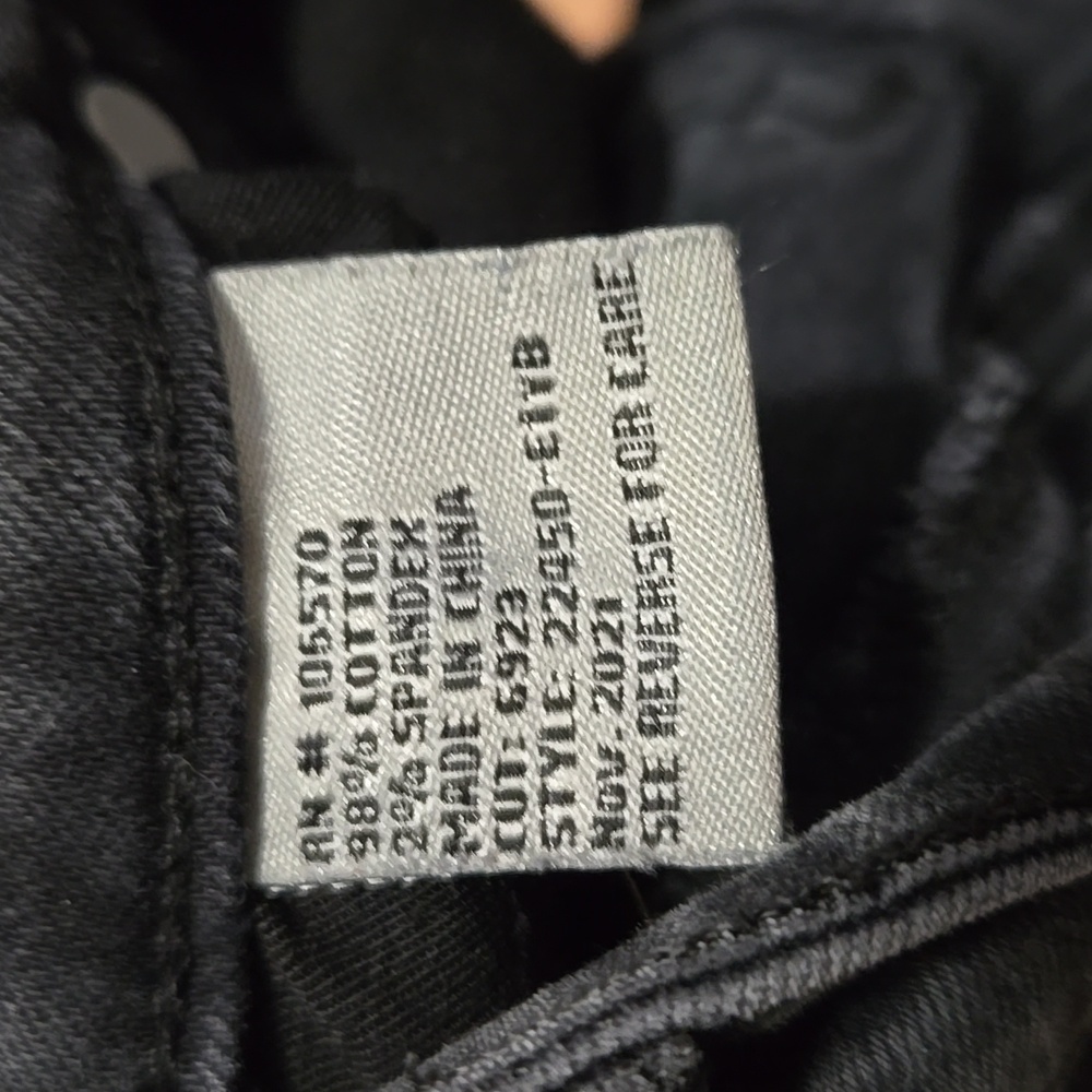 TRACTR Black Denim Short-Stors - Picture 4 of 4